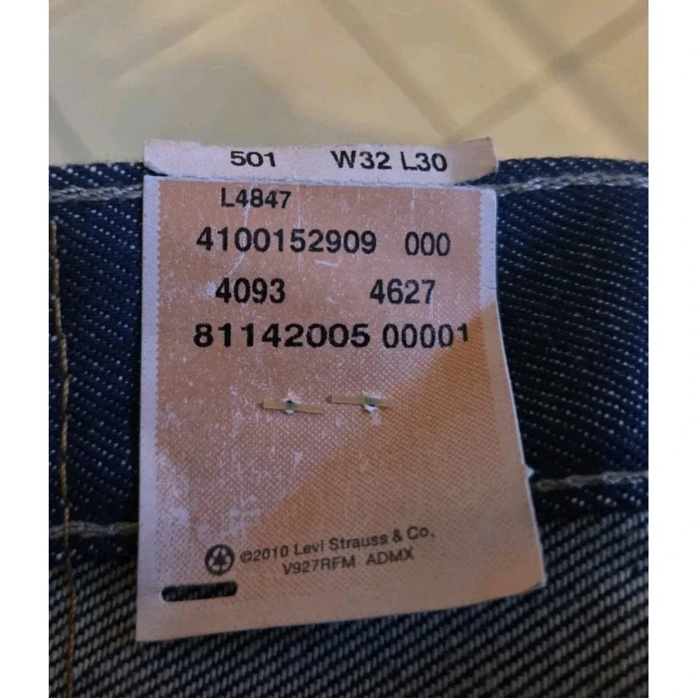 Levis 501 Jeans Mens 32x30 Blue Button Fly Straight Leg Denim